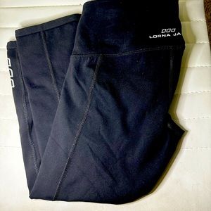 Lorna Janes Crop Capri Leggings